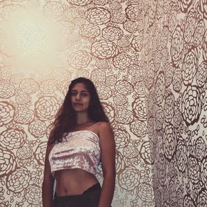 Meet your Posher, Isabel